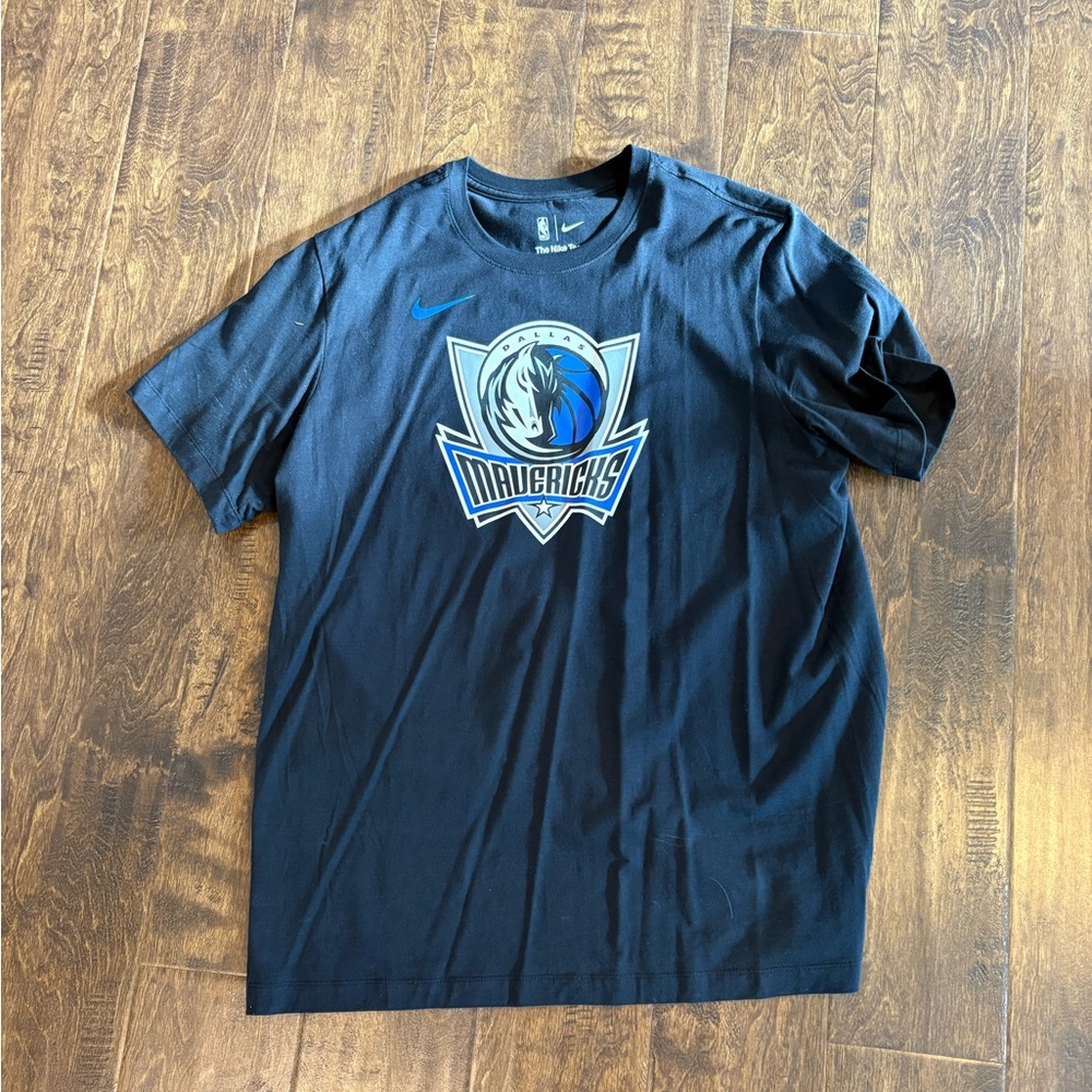 Nike Black and Blue Mavericks Men's Tee